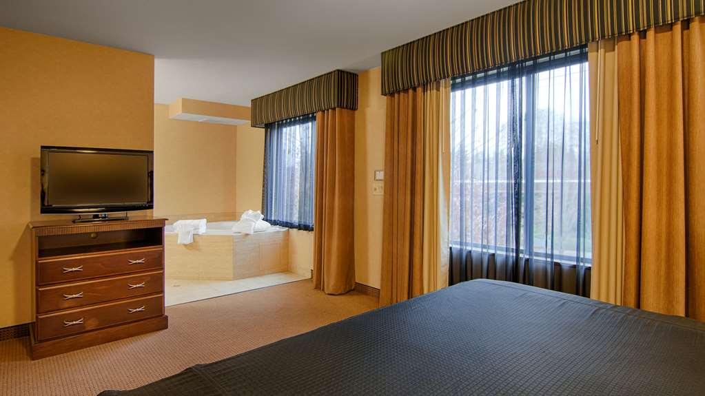 Grand Hotel At Bridgeport Tigard Room photo