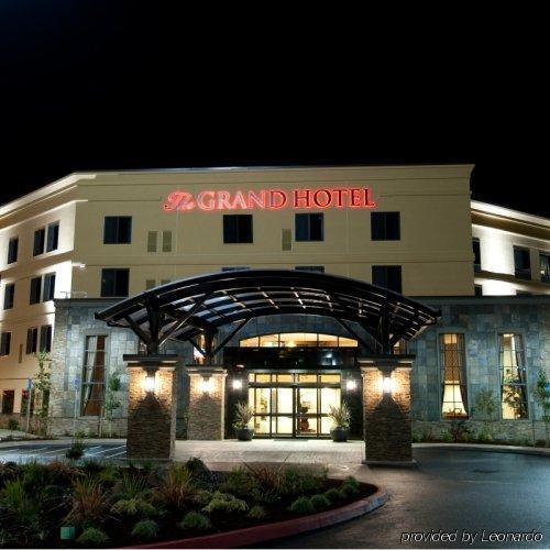 Grand Hotel At Bridgeport Tigard Exterior photo